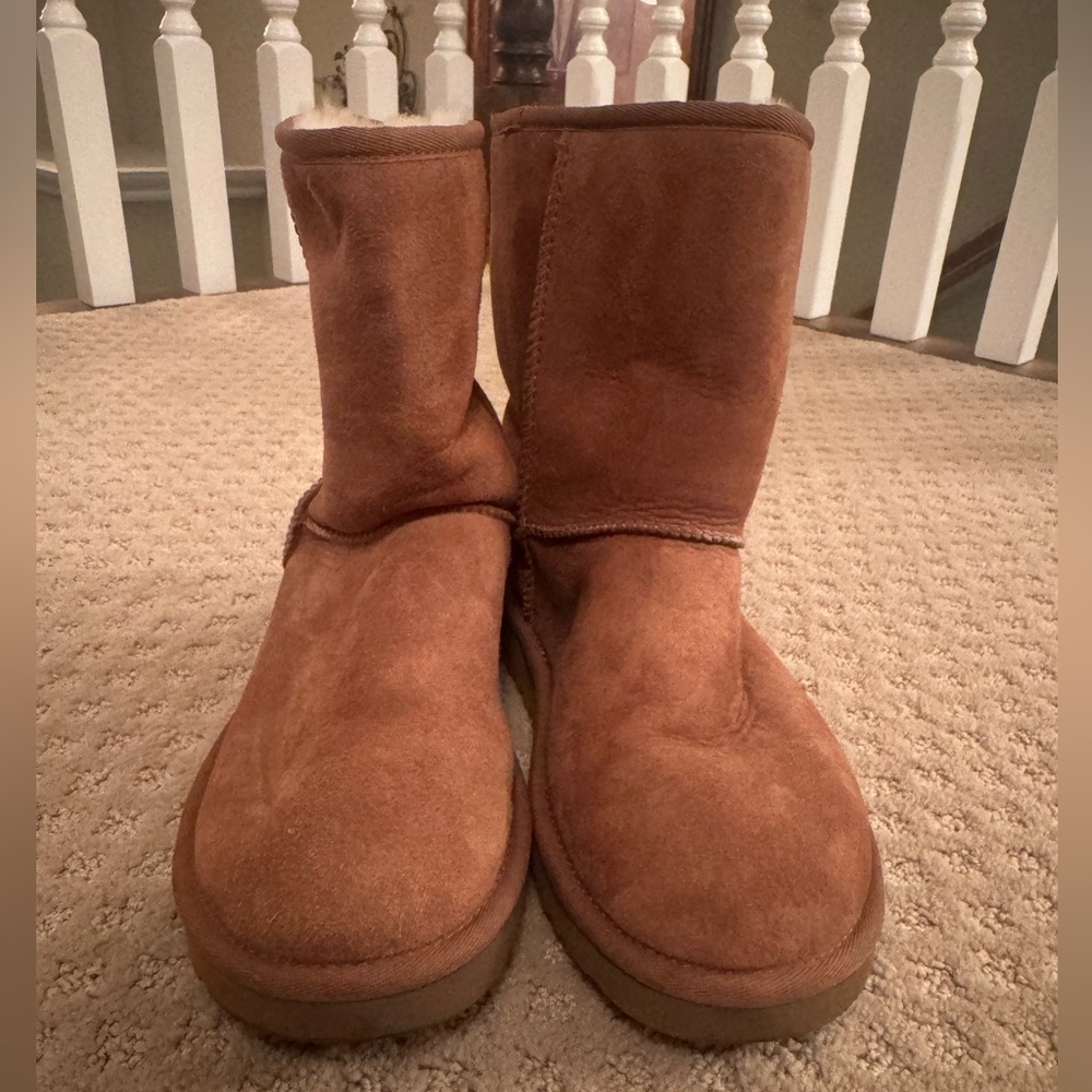 UGG Classic Short II